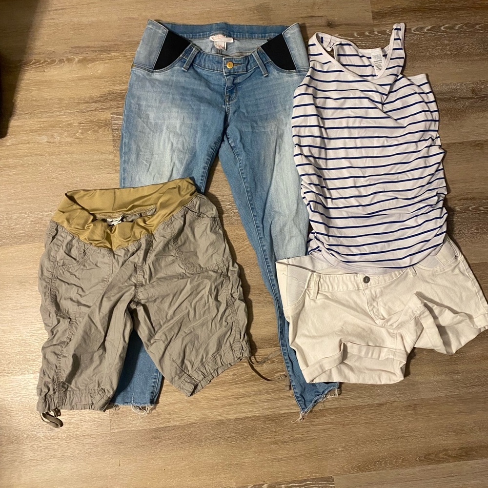 Maternity bundle. Target maternity pants and shorts size 6. Mat shorts & tank